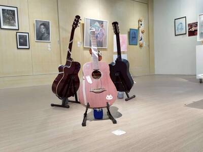 LINE_ALBUM_媒材表現技法期末展_260610_14
