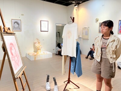 LINE_ALBUM_媒材表現技法期末展_260616_12