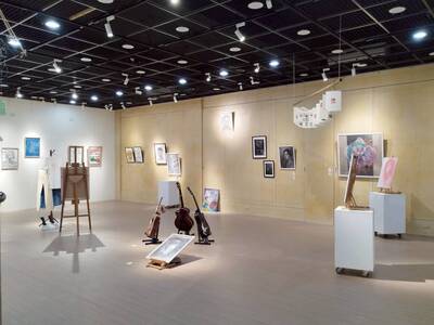 LINE_ALBUM_媒材表現技法期末展_260610_1