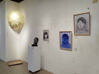 LINE_ALBUM_媒材表現技法期末展_260610_27