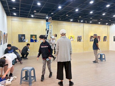 油畫進階-佈展2