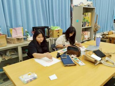 LINE_ALBUM_江芊玥老師工作坊_260412_43