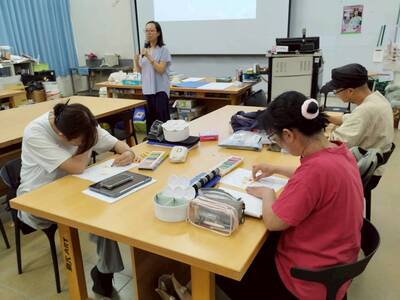 LINE_ALBUM_江芊玥老師工作坊_260412_120