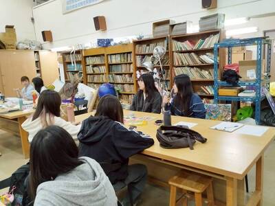 LINE_ALBUM_江芊玥老師工作坊_260412_53